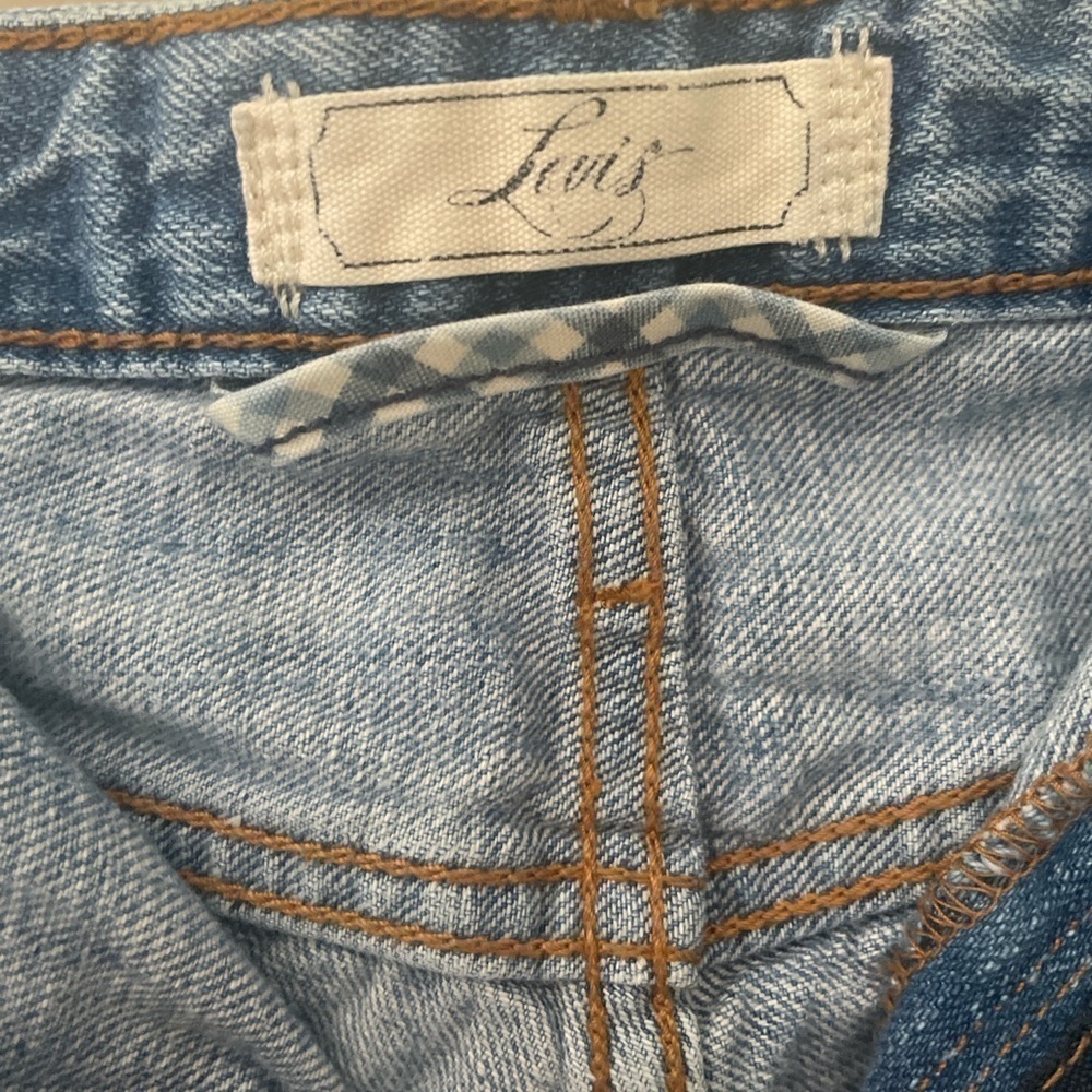 Vintage Women’s Levi’s Light Washed Worn Cowgirl Shorts Size 8 - Picture 8 of 11